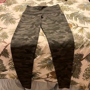Onzie Flow camo leggings in Size S/M